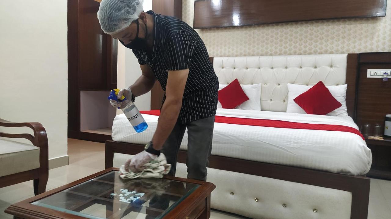 Hotel Eurasia Mohali International Airport Zirakpur Eksteriør billede