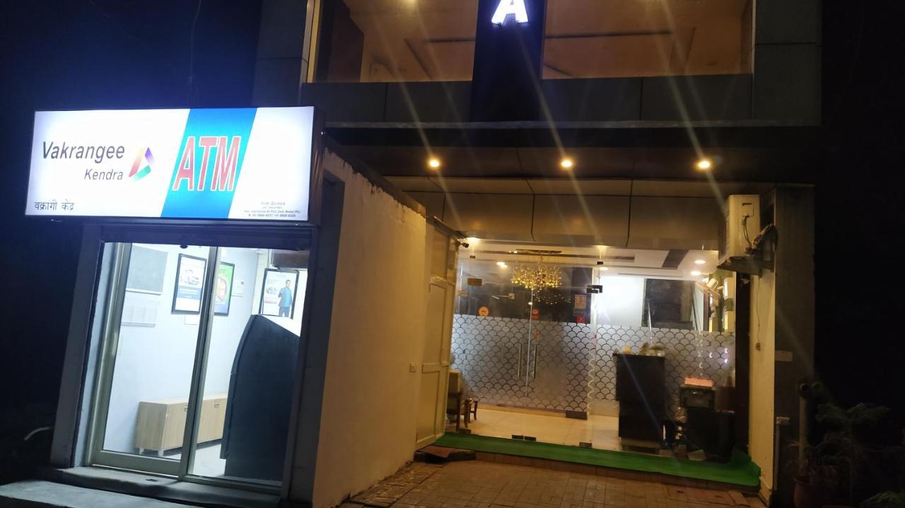 Hotel Eurasia Mohali International Airport Zirakpur Eksteriør billede